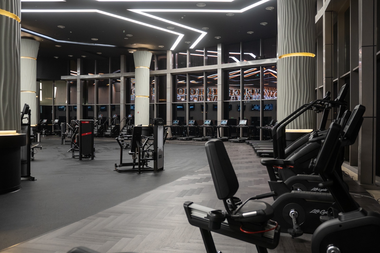 Power House ladies gym near me